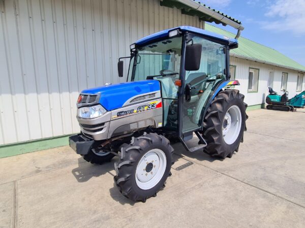 20240708_103208 Iseki AT33 - fülkés kistraktor