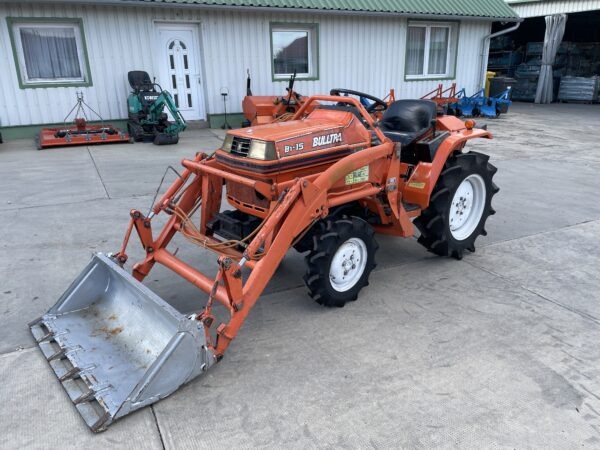 Kubota B15 Bulltra Rakodós traktor