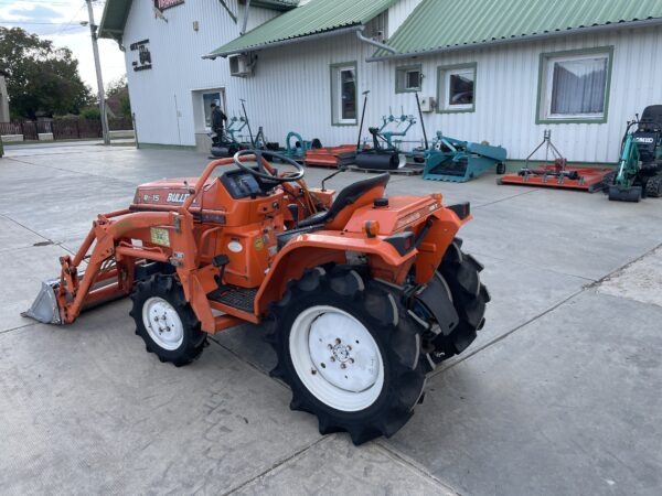 Kubota B15 Bulltra Rakodós traktor