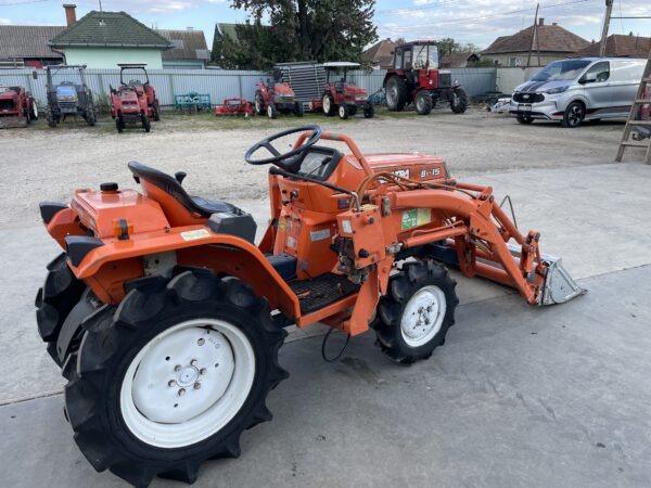 Kubota B15 Bulltra Rakodós traktor