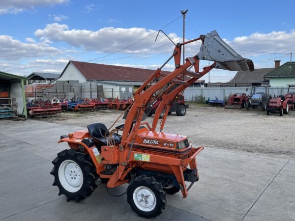 Kubota B15 Bulltra Rakodós traktor
