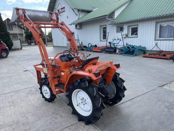 Kubota B15 Bulltra Rakodós traktor