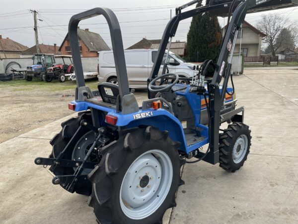 Iseki TF223F Rakodós traktor (1)