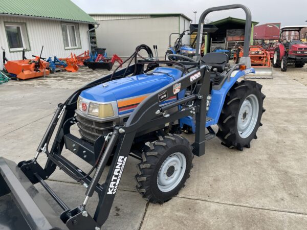 Iseki TF223F Rakodós traktor (1)