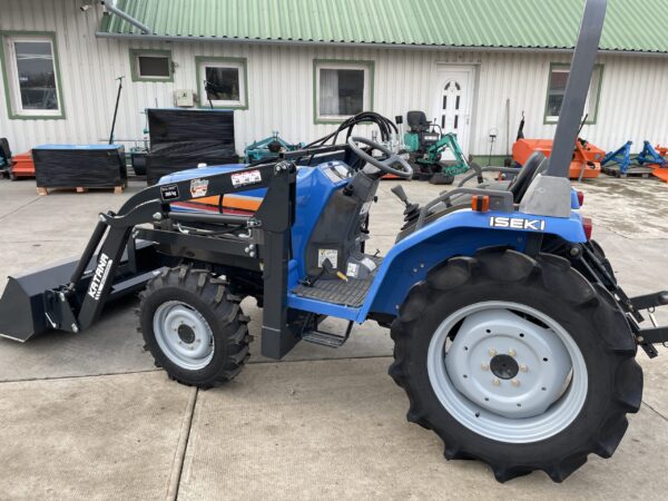 Iseki TF223F Rakodós traktor (1)