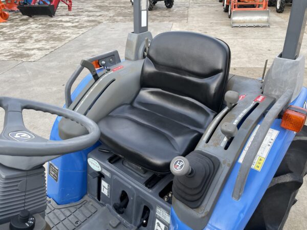 Iseki TF223F Rakodós traktor (1)