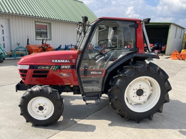 Yanmar AF310 Fülkés traktor