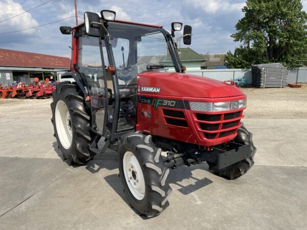Yanmar AF310 Fülkés traktor