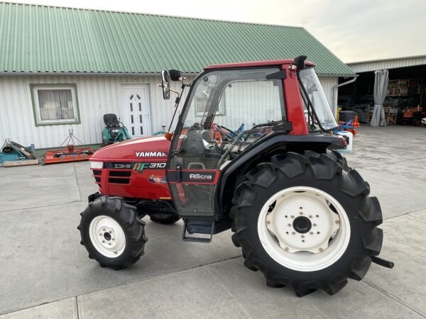 Yanmar AF310 Fülkés traktor