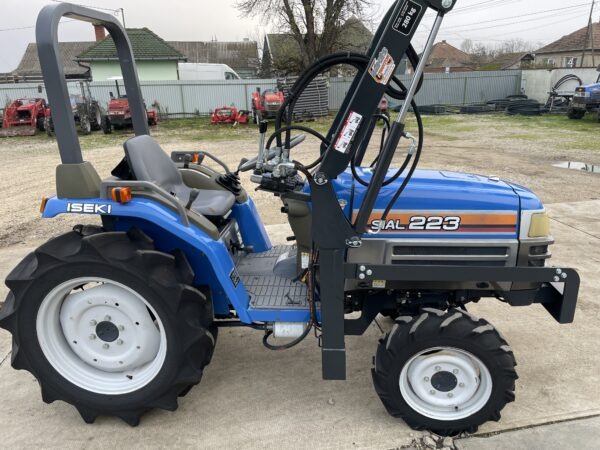 Iseki Sial 223 Rakodós traktor (2)