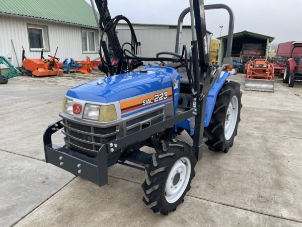 Iseki Sial 223 Rakodós traktor (2)