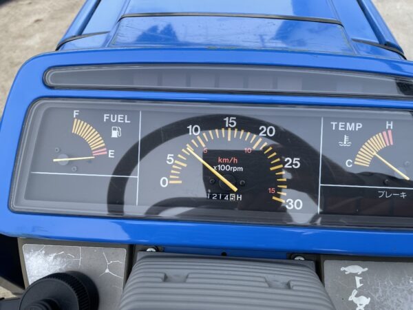 Iseki Sial 223 Rakodós traktor (2)