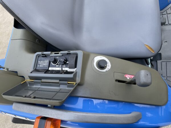 Iseki Sial 223 Rakodós traktor (2)