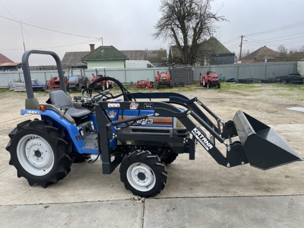 Iseki Sial 223 Rakodós traktor (2)