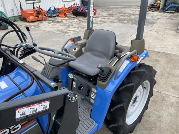 Iseki Sial 223 Rakodós traktor (2)