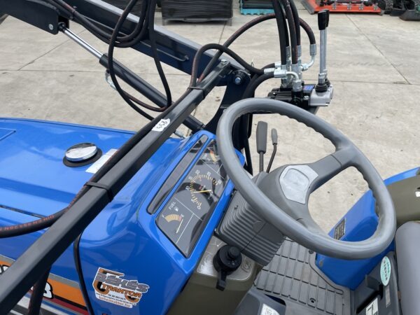 Iseki Sial 223 Rakodós traktor (2)