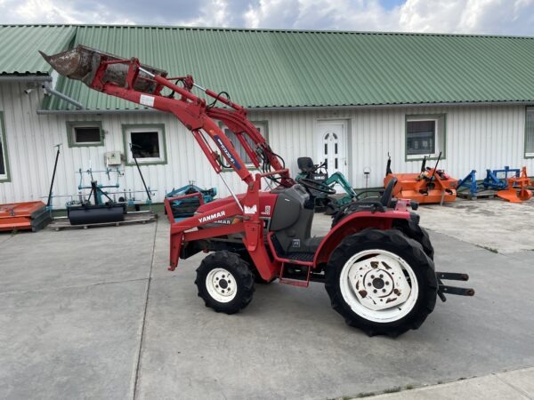 Yanmar F180 Rakodós traktor