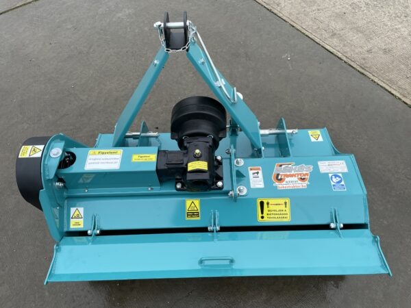 Vízszintes tengelyű szárzúzó Y pengével