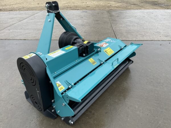 Vízszintes tengelyű szárzúzó Y pengével