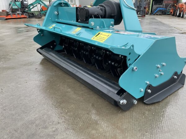 Vízszintes tengelyű szárzúzó Y pengével